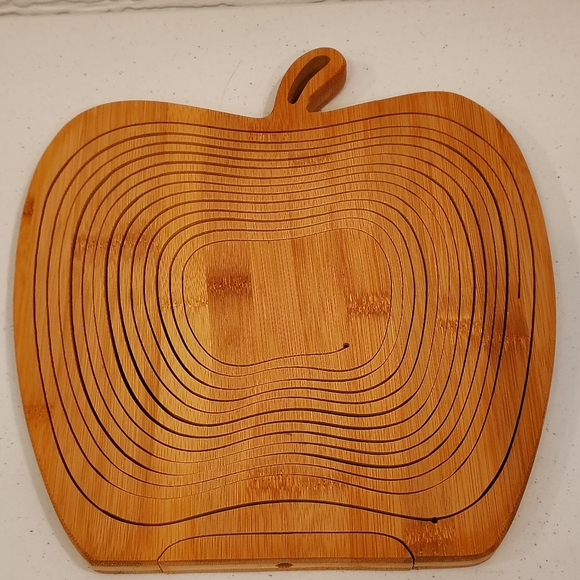 Wooden Apple 3-D Trivet Decorative Kitchen Collapsible Wooden Fruit Bowl - Picture 3 of 5